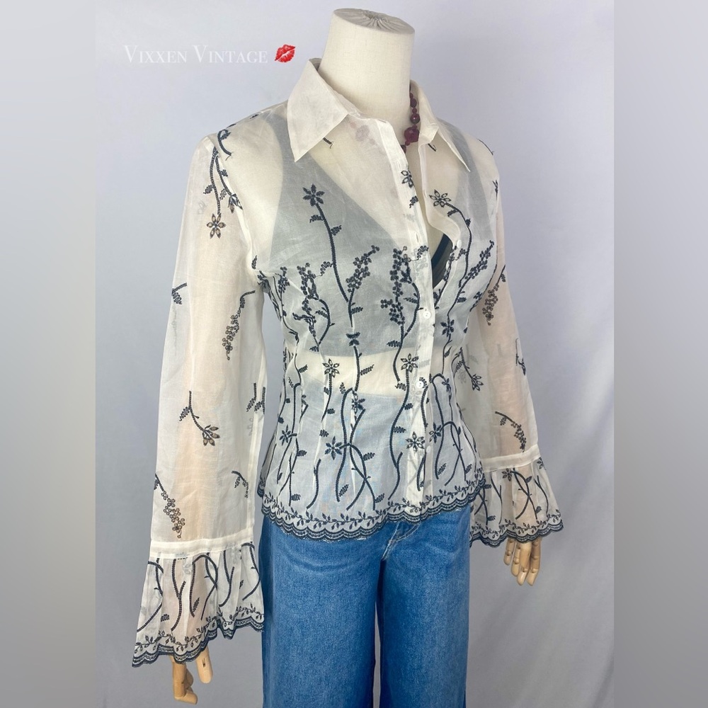 VINTAGE Y2K SHEER SILK EMBROIDERED FLORAL EYELET BUTTON UP BLOUSE IN IVORY